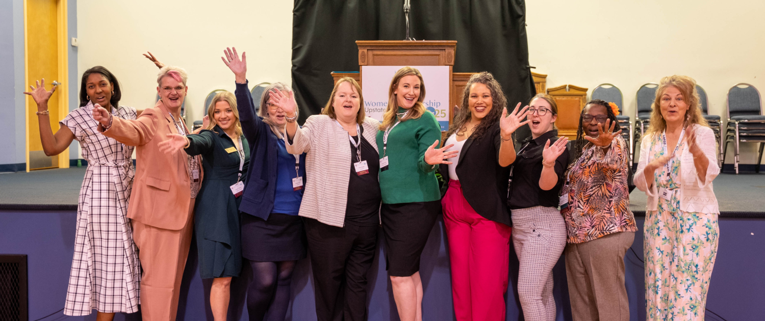 women-event-celebration-group-photo